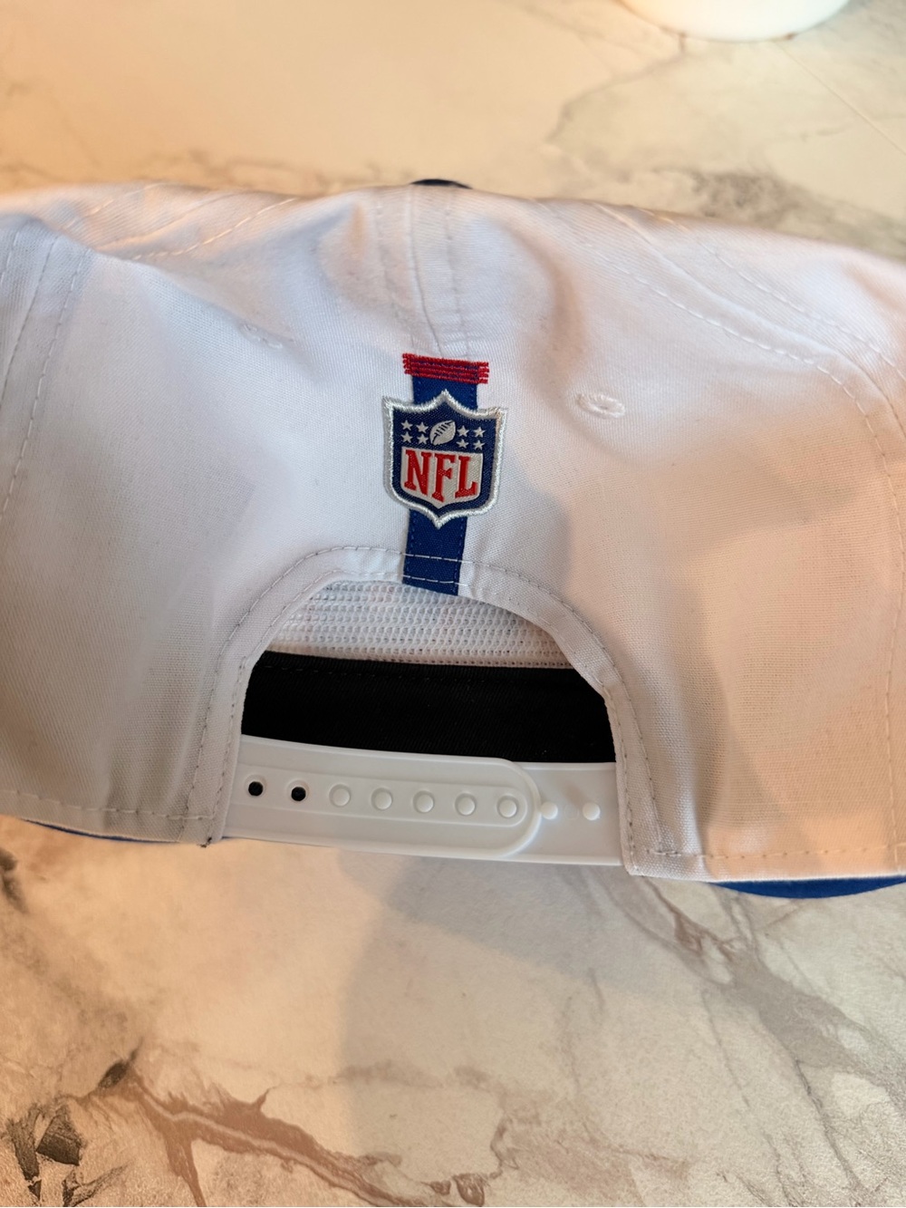 NY Giants Baseball Cap with Team Logo - Picture 3 of 3